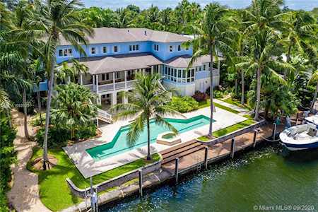 3311 S Moorings Way Miami, FL 33133