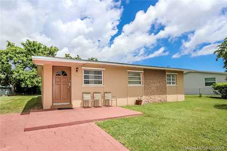 12021 SW 179th Ter Miami, FL 33177