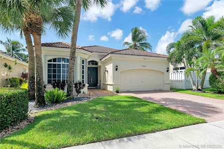 19404 SW 66th St Pembroke Pines, FL 33332