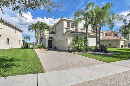 6022 SW 195th Ave Pembroke Pines, FL 33332