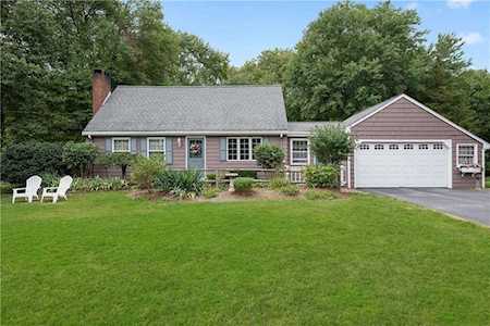 12 Rosewood Ln Cumberland, RI 02864