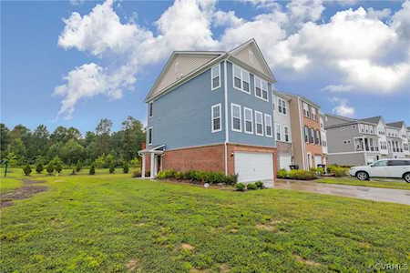 6005 W Stonepath Garden Dr Chester, VA 23831