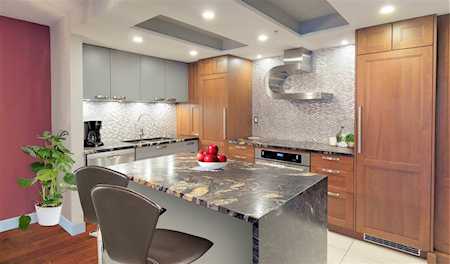 TH 937 Homer Street Vancouver, BC V6B 2W6