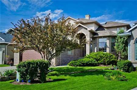327 Valley Springs Terrace NW Calgary, AB T3B 5P7