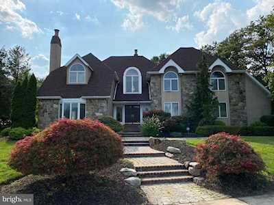 201 Summit Rd Mount Laurel, NJ 08054