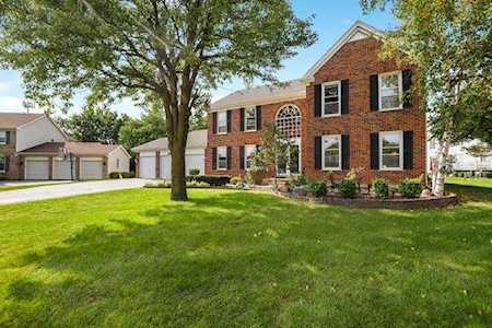 800 Heatherstone Dr Schaumburg, IL 60173