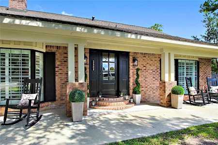 2608 Taylor Ln Pearland, TX 77581