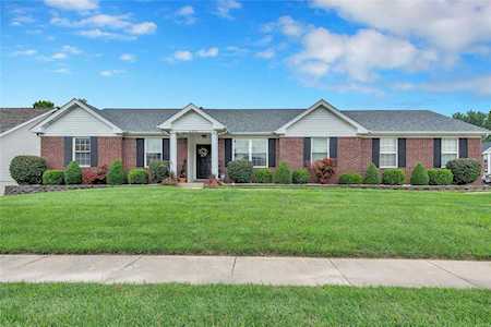 3300 Saddleridge Dr St Charles, MO 63301
