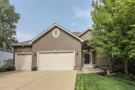 3712 W 157th St Overland Park, KS 66224