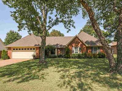 2555 Hearth Stone Dr Memphis, TN 38016