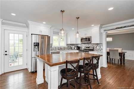 131 Beacon Hill Drive West Hartford, CT 06117
