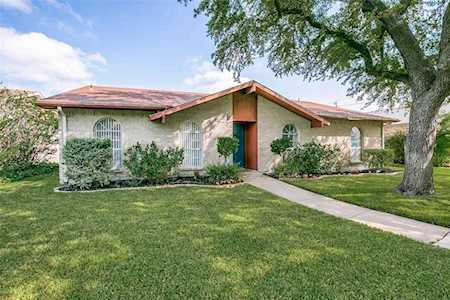 2071 E Peters Colony Road Carrollton, TX 75007