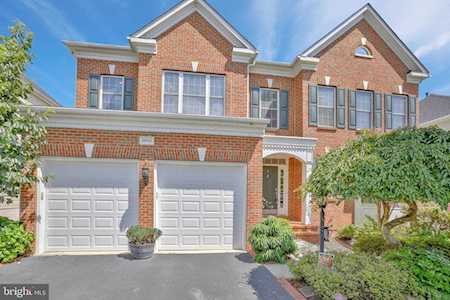 25722 Village Dr Chantilly, VA 20152