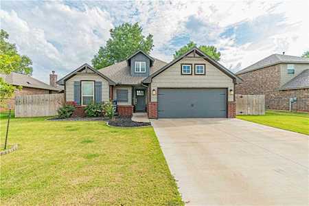 332 E Georgia Terrace Mustang, OK 73064