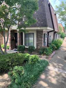 6576 S Poplar Woods Cir Germantown, TN 38138