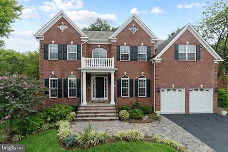 2439 Gallows Rd Dunn Loring, VA 22027
