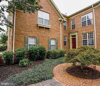 18486 Lanier Island Square Leesburg, VA 20176