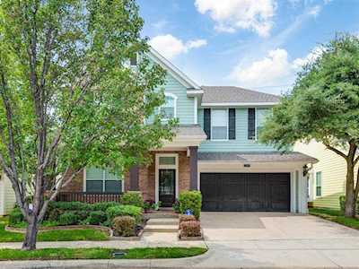 2211 Grizzly Run Lane Euless, TX 76039
