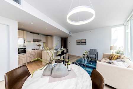 4638 Gladstone Street #609 Vancouver, BC V5N 0G5