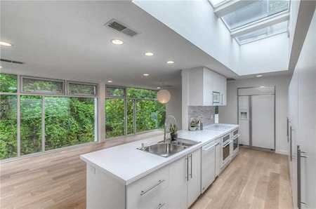 20602 Crickett Ln Lenexa, KS 66220