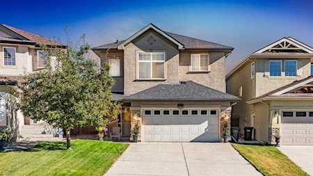 104 Everwillow Green SW Calgary, AB T2Y 4P1