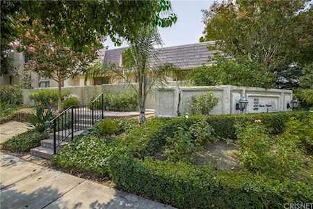6145 Shoup Avenue #61 Woodland Hills, CA 91367