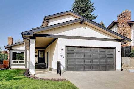 585 Silvergrove Dr NW Calgary, AB T3B 4R9