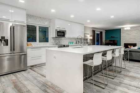511 Lake Linnet Green SE Calgary, AB T2J 2J2
