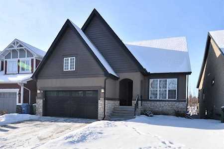 2139 Vimy Way SW Calgary, AB T2T 6C2