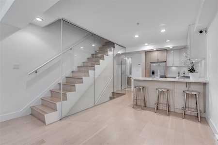 1688 Mclean Drive Vancouver, BC V5L 3P3