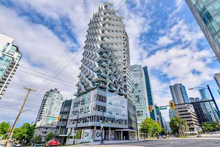 620 Cardero Street #2104 Vancouver, BC V6G 0C7