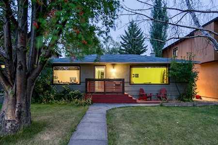 2812 26 St SW Calgary, AB T3E 2B2