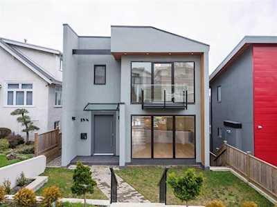 18 N Ellesmere Avenue Burnaby, BC V5B 1J8