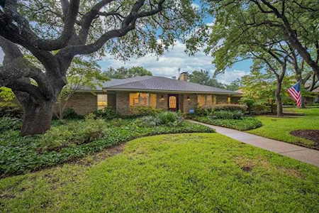 3823 Valley Lawn Place Dallas, TX 75229
