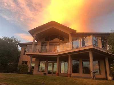 40 Slopes Grove SW Calgary, AB T3H 3Y7