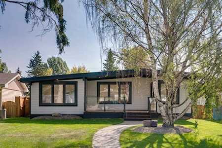 4908 Brockington Rd NW Calgary, AB T2L 1R6