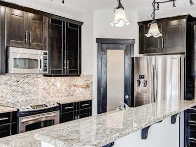 130 Elgin Terrace SE Calgary, AB T2Z 0G3