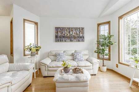 295 Covewood Park N Calgary, AB T3K 4V8