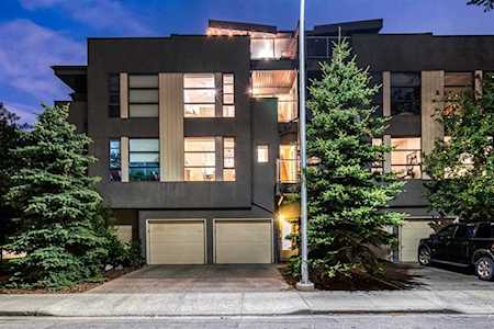 550 19 Ave SW Calgary, AB T2S 0E2