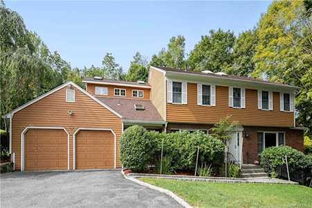 194 N Deerfield Lane Mount Pleasant, NY 10570