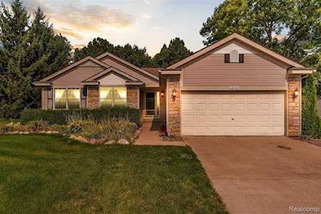 2478 Lorraina Ln Hartland, MI 48353
