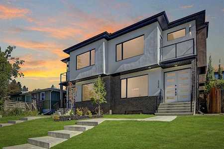 4826 22 Ave NW Calgary, AB T2T 0S9