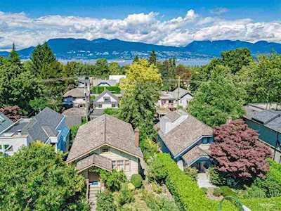 4117 W 11th Avenue Vancouver, BC V6R 2L5