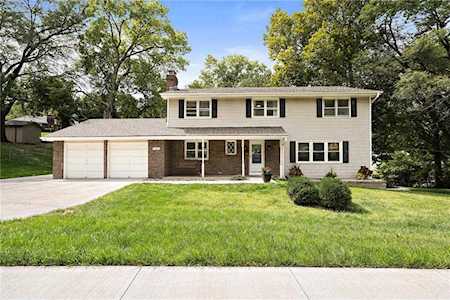 5308 NW Old Pike Rd Gladstone, MO 64119