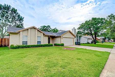 3018 Wagon Trail Dr Sugar Land, TX 77479