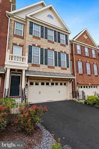 4049 Ranch Rd Upper Marlboro, MD 20772