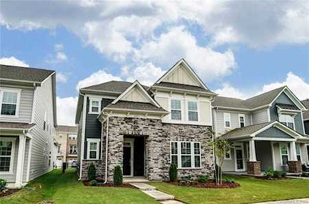 8021 Cornhill Ave Charlotte, NC 28277
