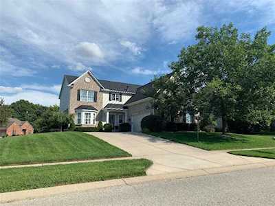 4301 Chase Circle Zionsville, IN 46077