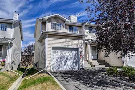 502 Hawkstone Manor NW Calgary, AB T3G 3X2