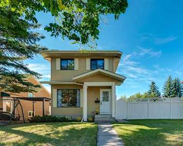 44 Mckinley Rd SE Calgary, AB T2Z 1T6